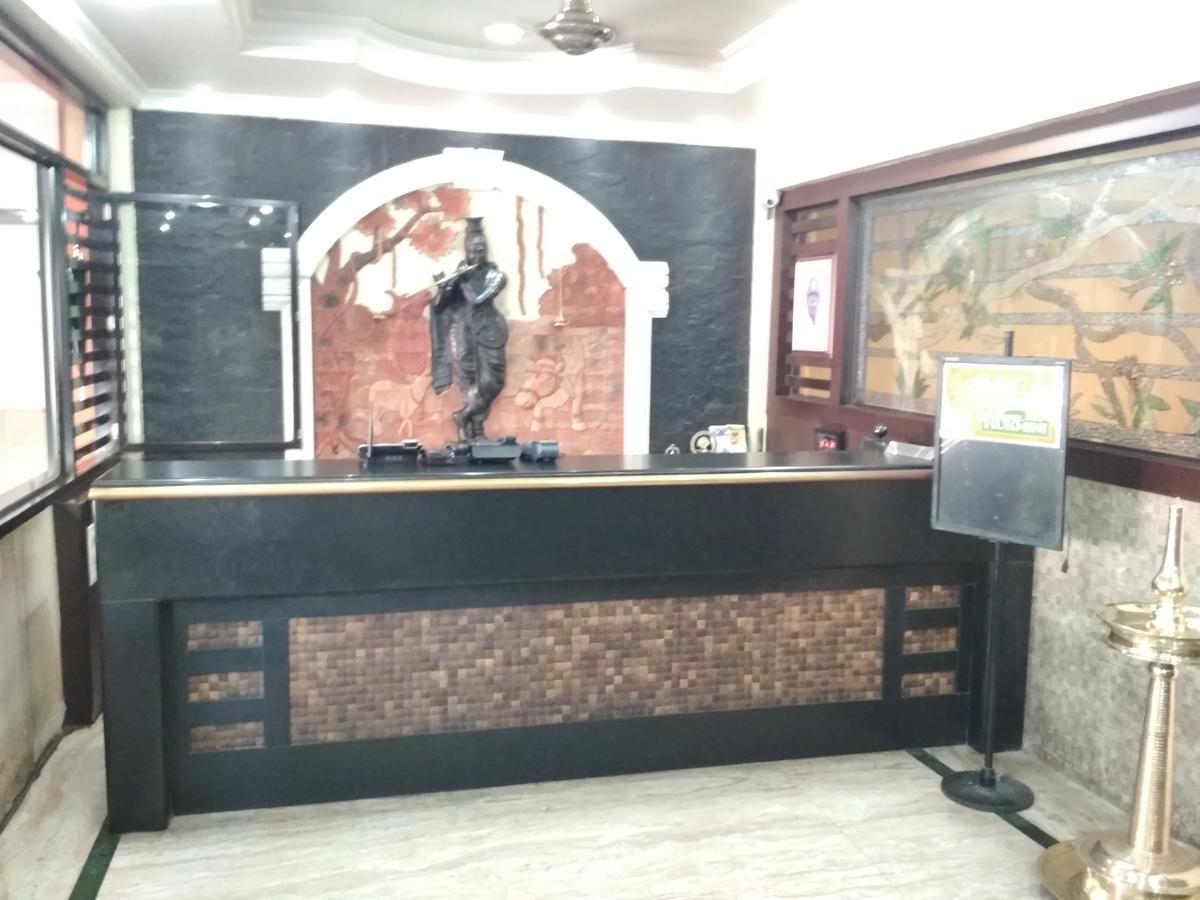 Hotel Rukmini Alwaye Экстерьер фото