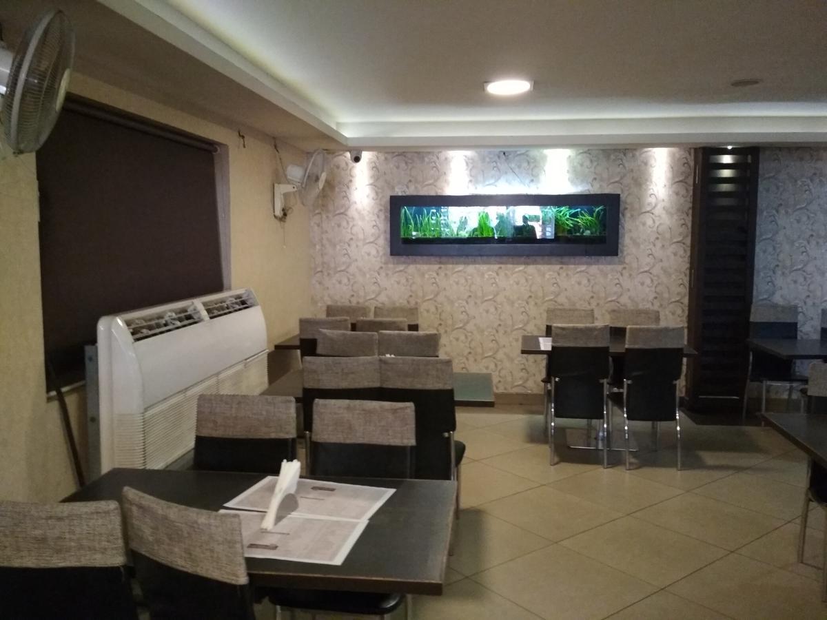 Hotel Rukmini Alwaye Экстерьер фото
